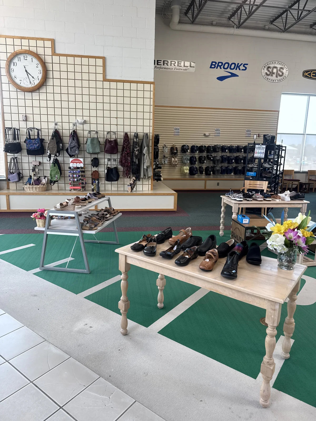 Inside Rudolph's Shoe Mart Sioux City &mdash; photo 2